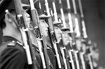 依法治軍從嚴(yán)治軍抓住關(guān)鍵，深化軍事法治建設(shè)，提升軍隊(duì)?wèi)?zhàn)斗力，依法治軍與軍事法治建設(shè)，提升軍隊(duì)?wèi)?zhàn)斗力的關(guān)鍵之道