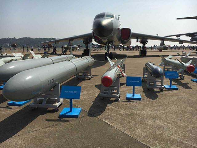 鷹擊長空