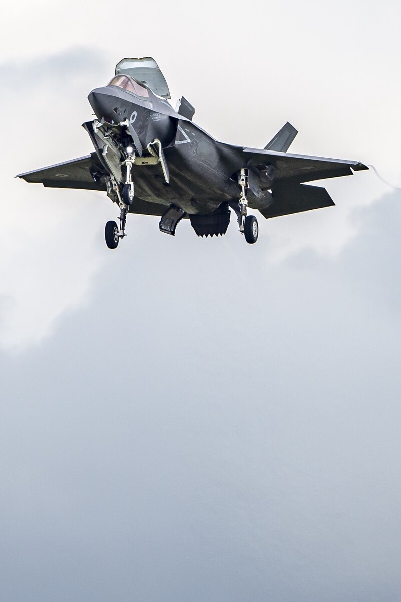 F-35B戰(zhàn)斗機(jī)，空中霸主的技術(shù)革新與全球影響力，F(xiàn)-35B戰(zhàn)斗機(jī)，技術(shù)革新引領(lǐng)空中霸主，全球影響力日益彰顯