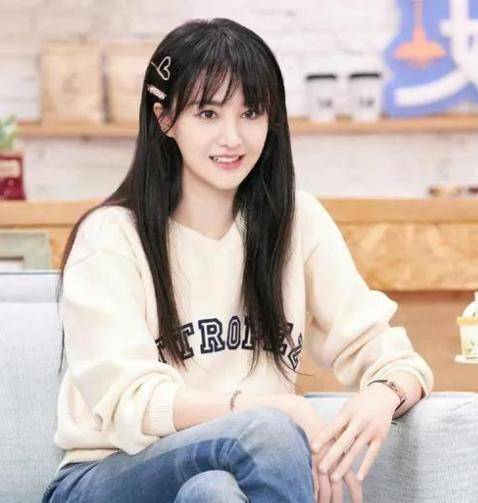 鄭爽近況，事業(yè)新篇章與個人成長之旅，鄭爽事業(yè)新篇章與個人成長之旅的最新動態(tài)
