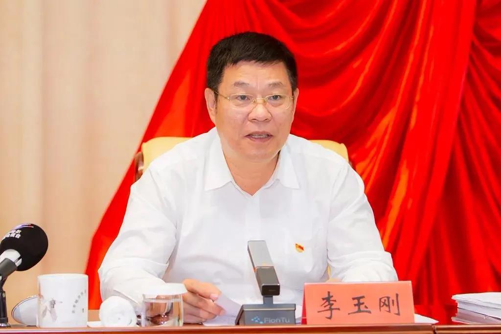 李玉剛個人資料，一位多才多藝的藝術家，李玉剛，多才多藝藝術家的璀璨人生