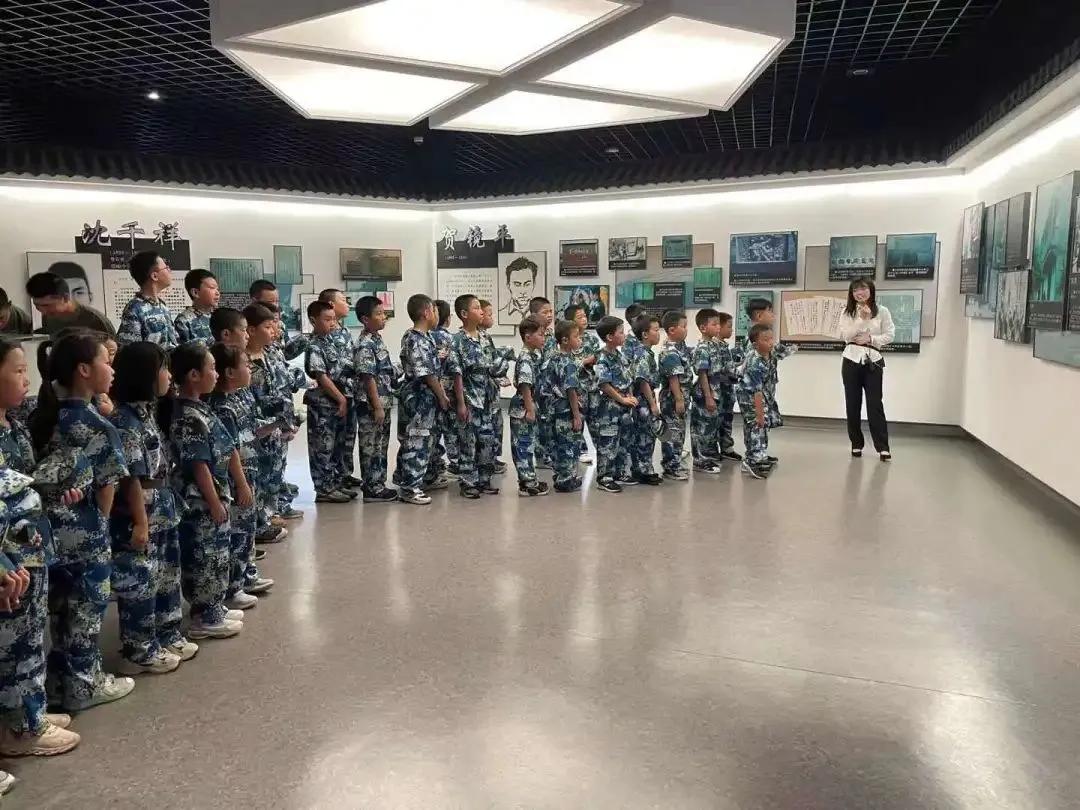 軍事夏令營活動項目豐富多樣，體驗軍事文化，鍛煉個人潛能，軍事夏令營，豐富活動體驗軍事文化，鍛煉個人潛能成長之旅