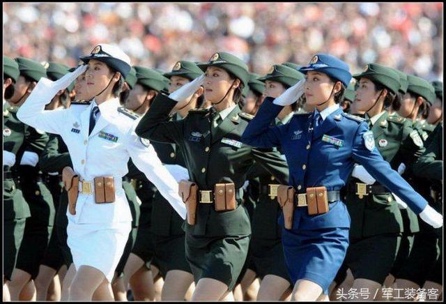 回顧歷史篇章，2009年國(guó)慶閱兵中的女兵方隊(duì)風(fēng)采展示，回顧歷史篇章，2009年國(guó)慶閱兵女兵方隊(duì)風(fēng)采展現(xiàn)時(shí)代風(fēng)采