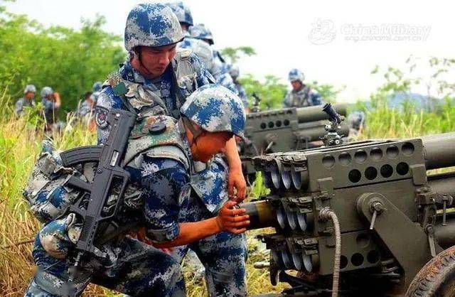 部隊(duì)新式迷彩服圖片，探索未來戰(zhàn)士的服裝革新，未來戰(zhàn)士服裝革新，部隊(duì)新式迷彩服圖片探索